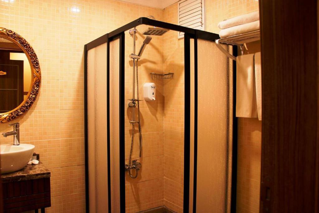 Gross Hotel Стамбул Экстерьер фото
